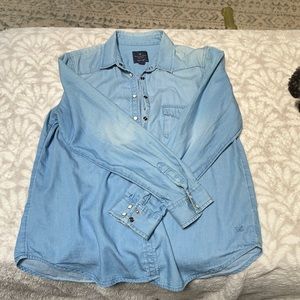 Blouse, chambray, snap up.